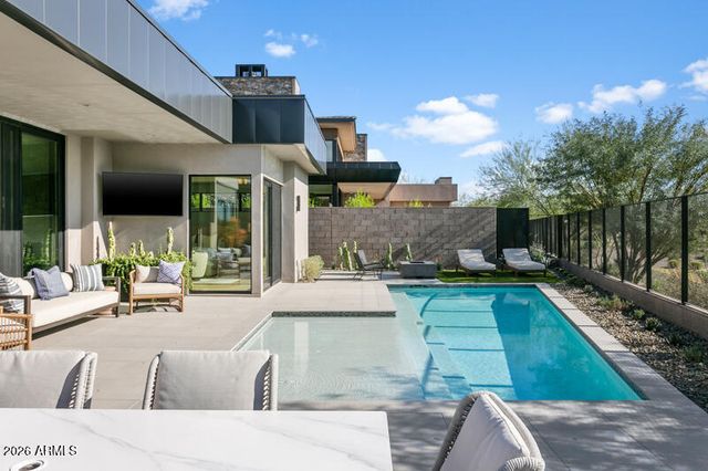 37200 N CAVE CREEK Road 1019, Scottsdale, AZ 85262