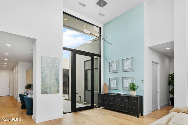 37200 N CAVE CREEK Road 1019, Scottsdale, AZ 85262