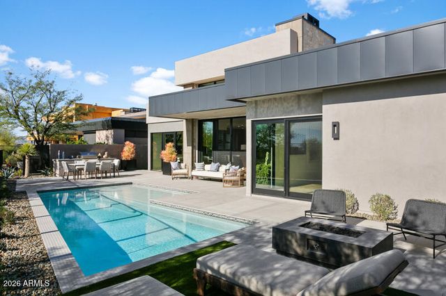 37200 N CAVE CREEK Road 1019, Scottsdale, AZ 85262