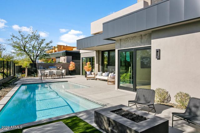 37200 N CAVE CREEK Road 1019, Scottsdale, AZ 85262