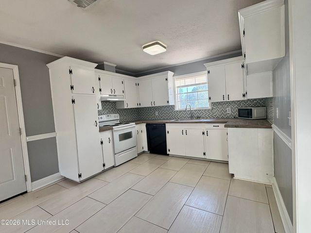 1305 Frances Avenue, Magee, MS 39111