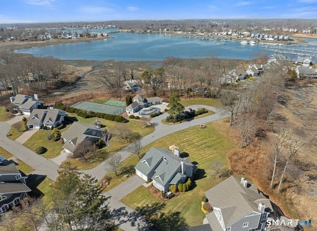 15 Linden Shores 15, Branford, CT 06405