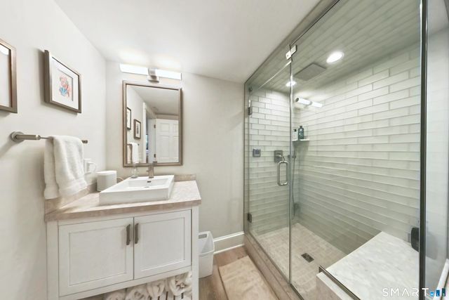 15 Linden Shores 15, Branford, CT 06405