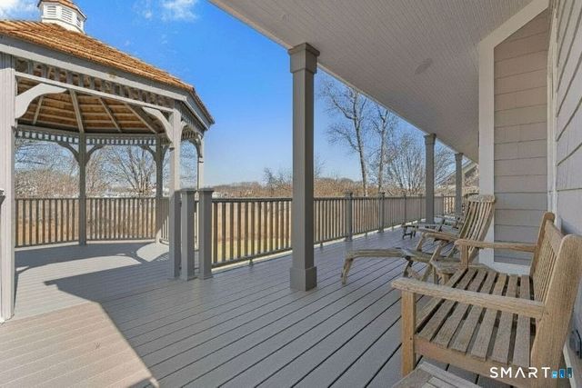 15 Linden Shores 15, Branford, CT 06405
