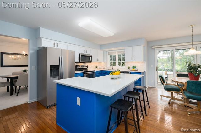3715 Rolling Hills Court, Lake Orion, MI 48359
