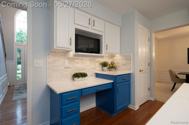 3715 Rolling Hills Court, Lake Orion, MI 48359
