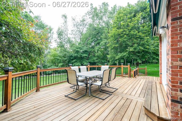 3715 Rolling Hills Court, Lake Orion, MI 48359