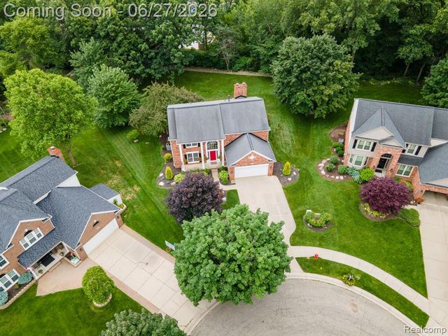 3715 Rolling Hills Court, Lake Orion, MI 48359