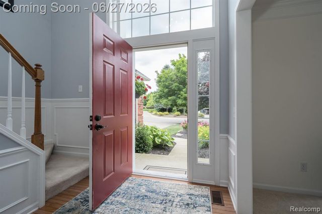 3715 Rolling Hills Court, Lake Orion, MI 48359