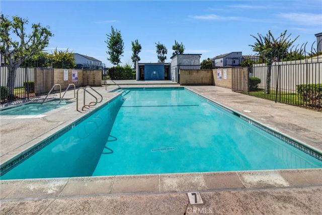 4828 W 5th E, Santa Ana, CA 92703