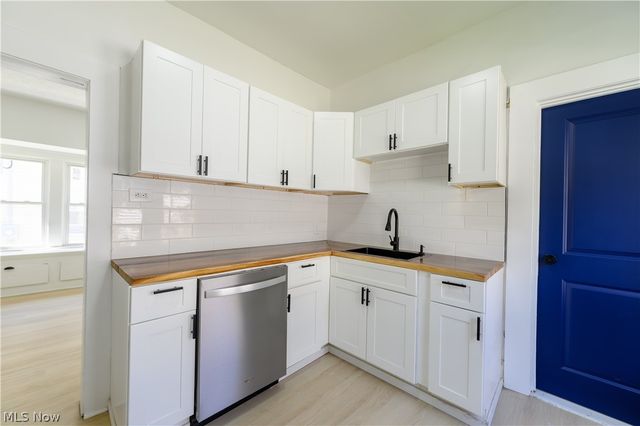 2016 Halstead Avenue, Lakewood, OH 44107