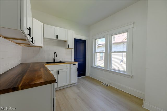 2016 Halstead Avenue, Lakewood, OH 44107