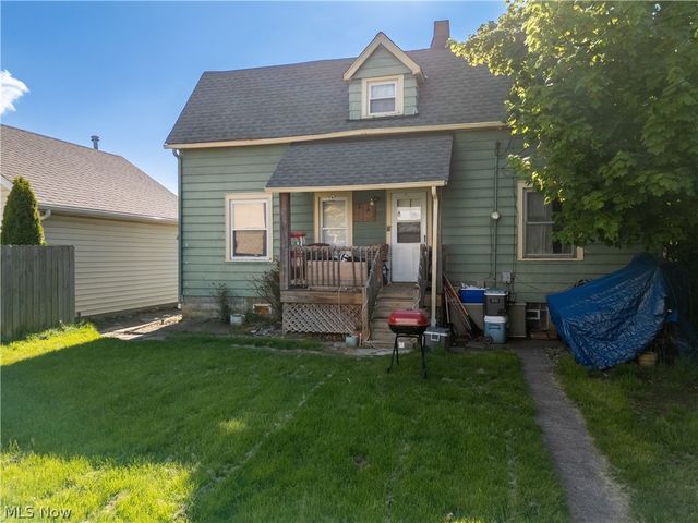 2016 Halstead Avenue, Lakewood, OH 44107