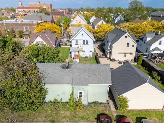 2016 Halstead Avenue, Lakewood, OH 44107