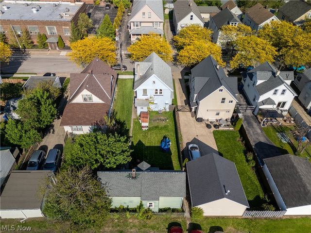 2016 Halstead Avenue, Lakewood, OH 44107