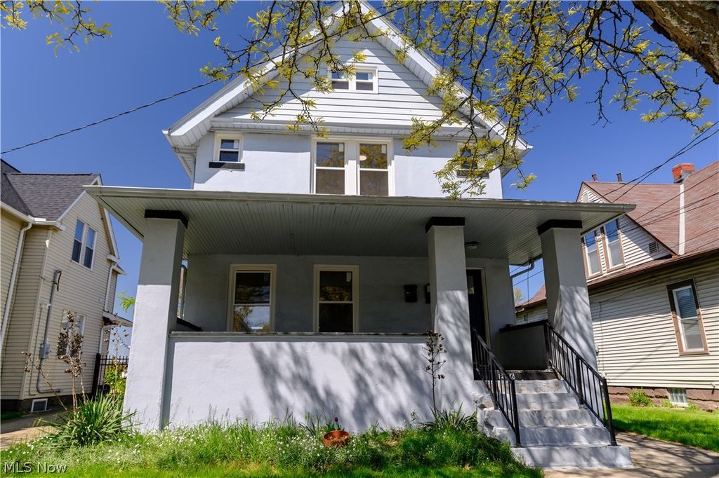 2016 Halstead Avenue, Lakewood, OH 44107