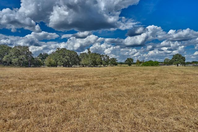 2443 E State Highway 71 ByPass, La Grange, TX 78945