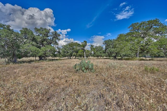 2443 E State Highway 71 ByPass, La Grange, TX 78945