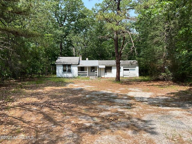 5 Porter Road, Howell, NJ 07731