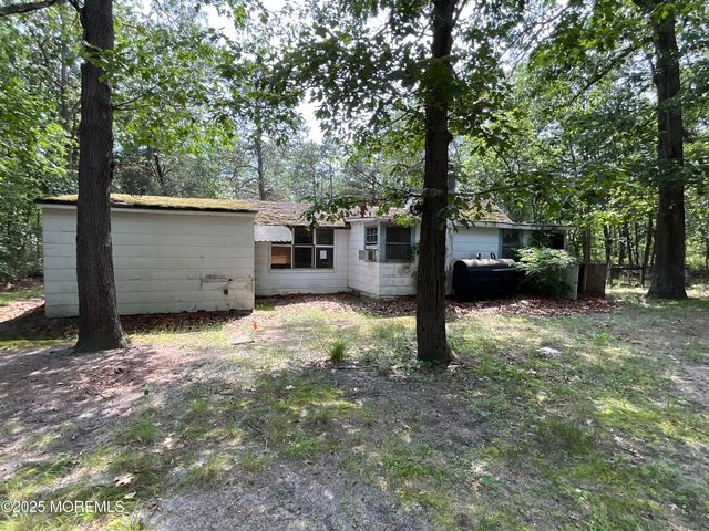 5 Porter Road, Howell, NJ 07731