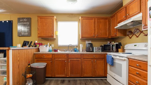 143 Honeysuckle Street, Defuniak Springs, FL 32433