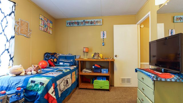 143 Honeysuckle Street, Defuniak Springs, FL 32433