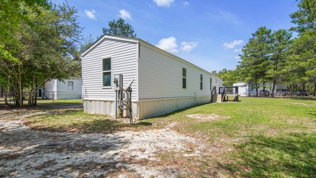 143 Honeysuckle Street, Defuniak Springs, FL 32433