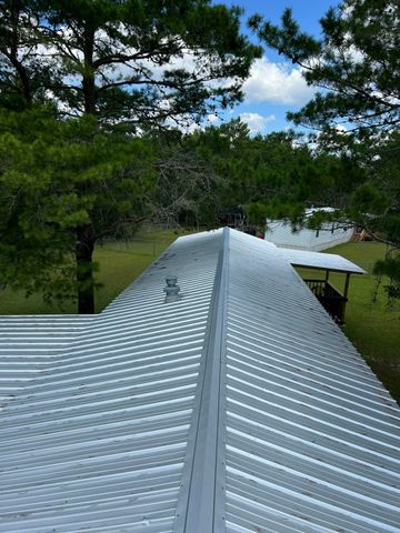 143 Honeysuckle Street, Defuniak Springs, FL 32433