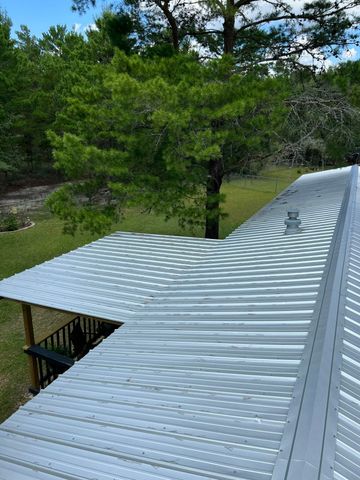 143 Honeysuckle Street, Defuniak Springs, FL 32433