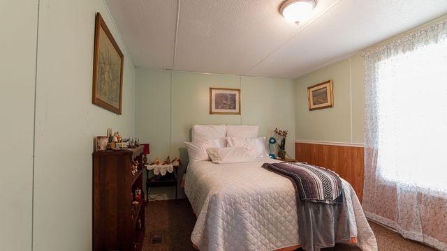 143 Honeysuckle Street, Defuniak Springs, FL 32433