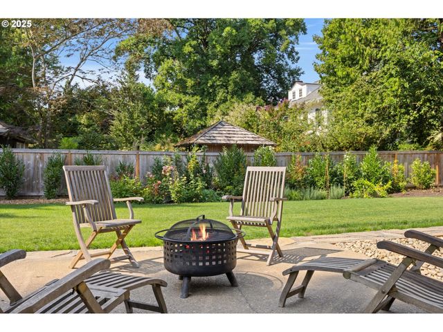 604 Se ANDOVER Pl, Portland, OR 97202