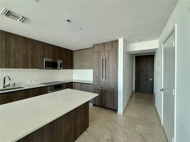 88 SW 7th St 1808, Miami, FL 33130