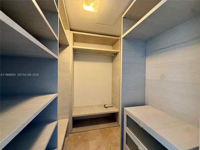 88 SW 7th St 1808, Miami, FL 33130