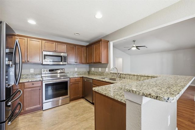 306 STONEPOINT LANE, Lady Lake, FL 32159