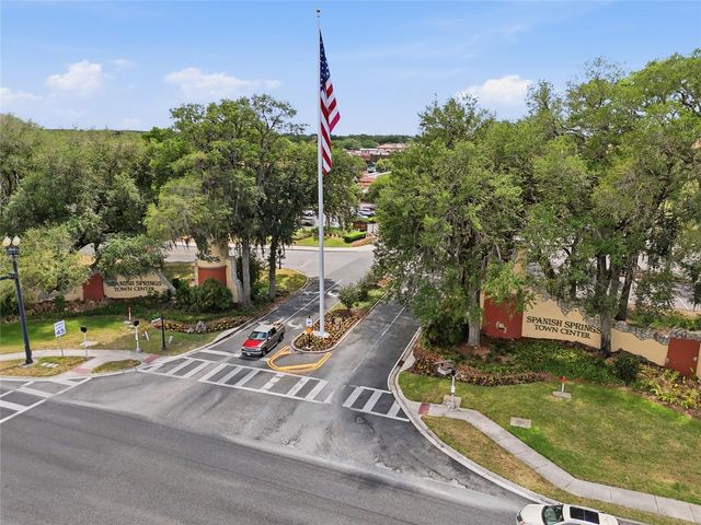 306 STONEPOINT LANE, Lady Lake, FL 32159