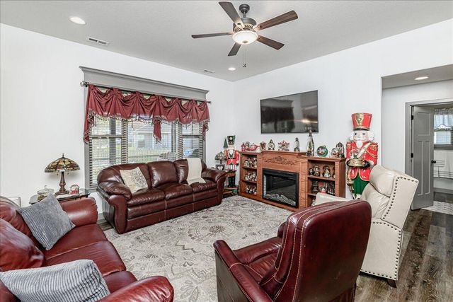 4900 DEMOCRACY DR, Ashland, MO 65010