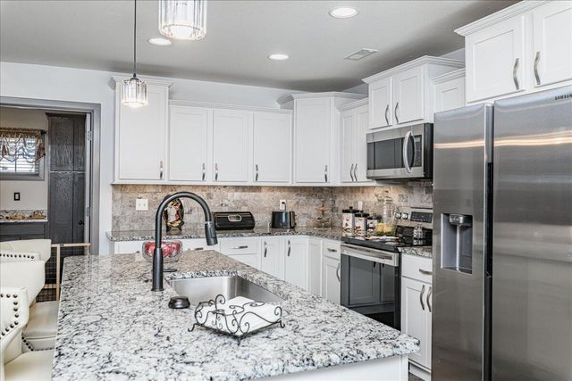 4900 DEMOCRACY DR, Ashland, MO 65010