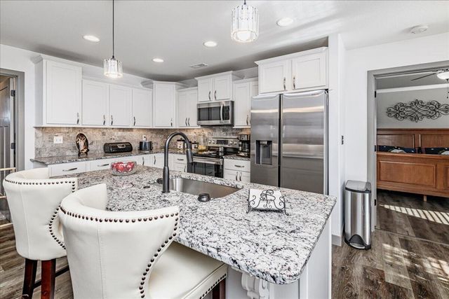 4900 DEMOCRACY DR, Ashland, MO 65010