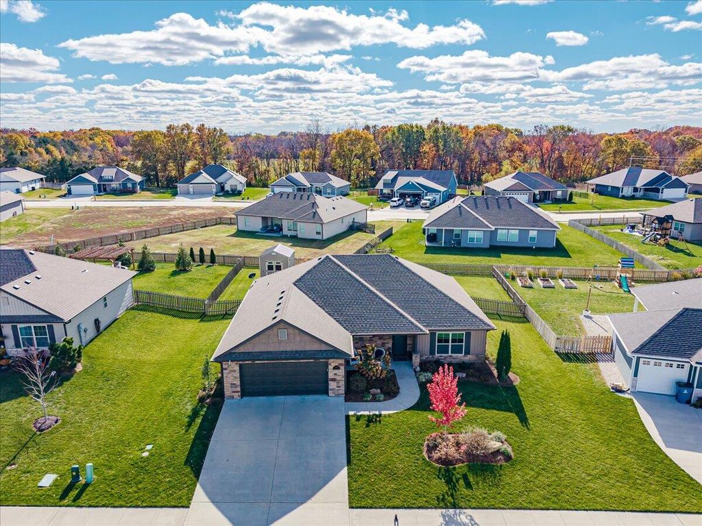 4900 DEMOCRACY DR, Ashland, MO 65010