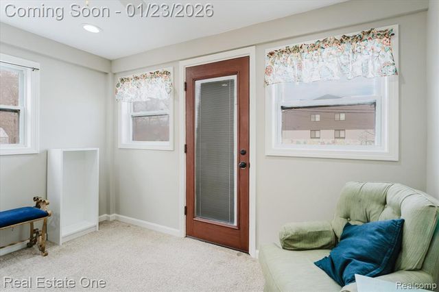 1586 W Troy Street, Ferndale, MI 48220