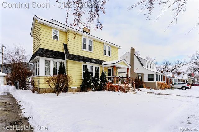 1586 W Troy Street, Ferndale, MI 48220