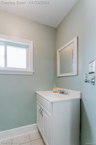 1586 W Troy Street, Ferndale, MI 48220