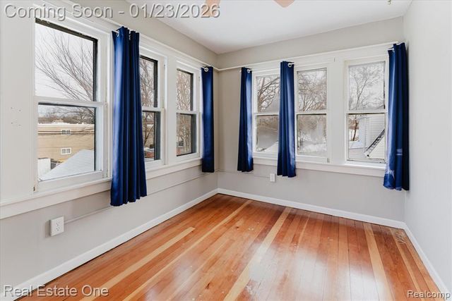 1586 W Troy Street, Ferndale, MI 48220