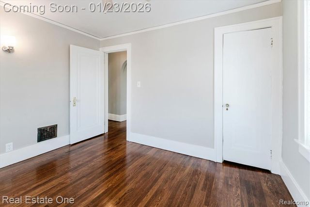 1586 W Troy Street, Ferndale, MI 48220