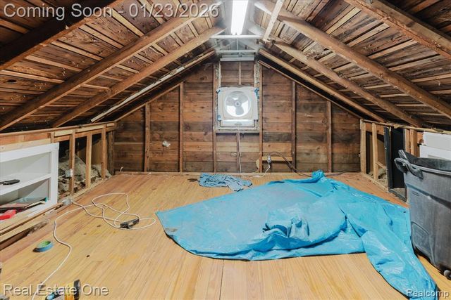 1586 W Troy Street, Ferndale, MI 48220