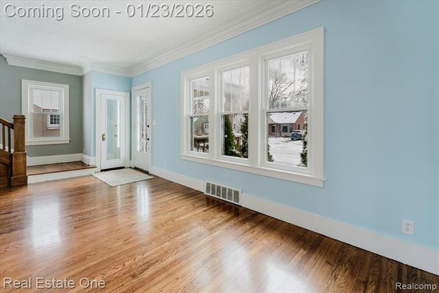 1586 W Troy Street, Ferndale, MI 48220