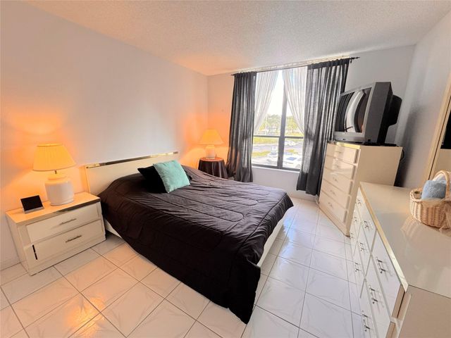 7950 W Mcnab Rd 203, Tamarac, FL 33321