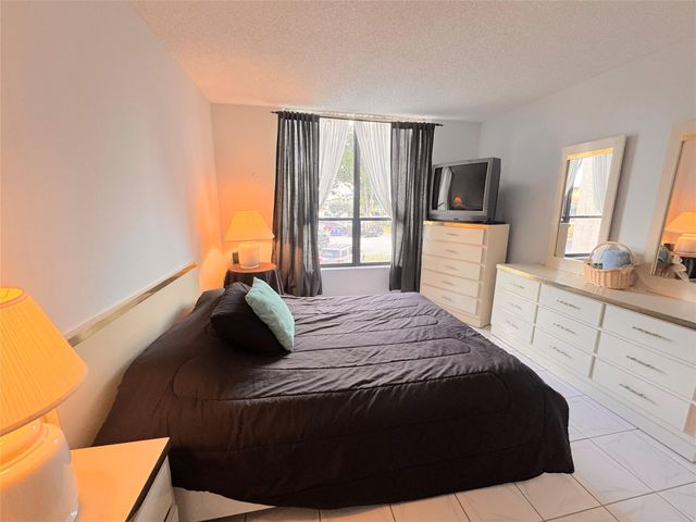 7950 W Mcnab Rd 203, Tamarac, FL 33321