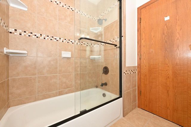 1021 Eton COURT, Hartland, WI 53029