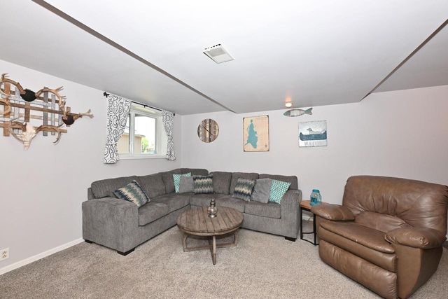 1021 Eton COURT, Hartland, WI 53029
